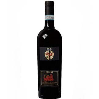 Dalle ridenti e soleggiate colline situate nella zona iscritta quale dop - Sannio - nasce il vitigno Aglianico. L'accurata e sapiente selezione dell'uva e la vinificazione, effettuata con antica esperienza, esaltano le pregiate caratteristiche del vino aglianico.